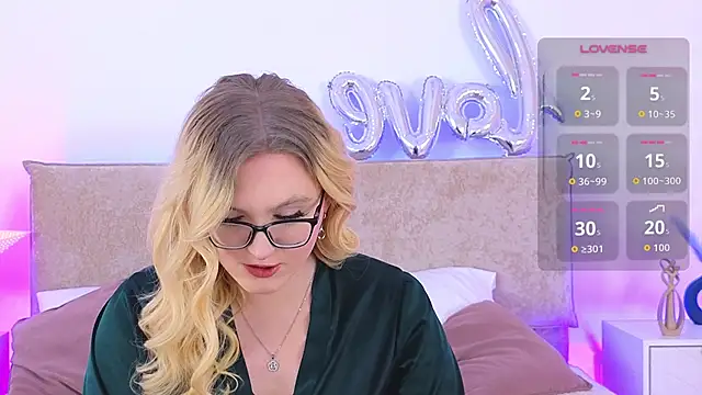 Jules_night Webcam show
