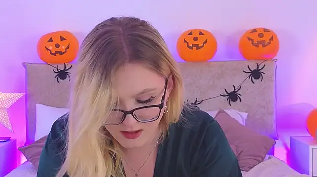 Jules_night webcam show