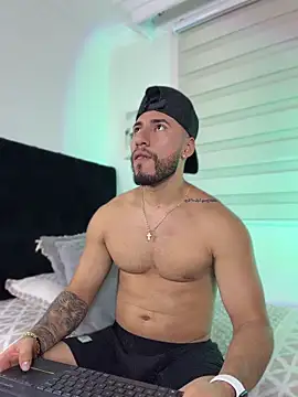 הופעת וובקאם של Thiago_Hill