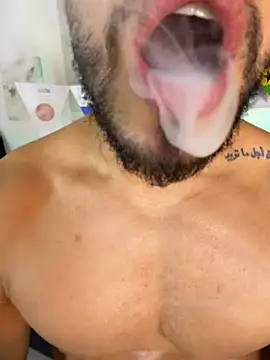 Thiago_Hillのウェブカメラショー