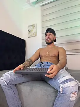 Show modela Thiago_Hill na web-kameri
