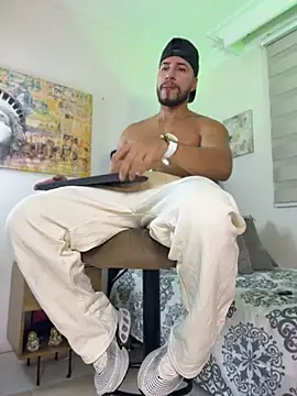 Thiago_Hillのウェブカメラショー