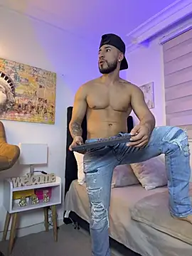 Thiago_Hill Webcam-Show