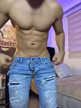 Show modela Thiago_Hill na web-kameri