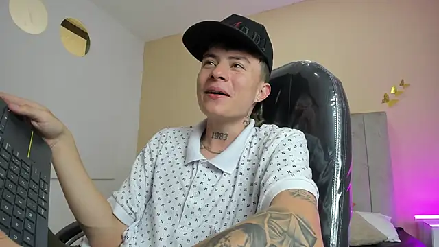 Nascary_Fox élő XXX-chatje