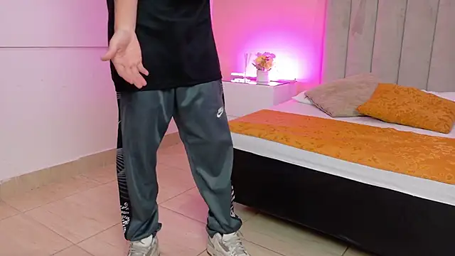 Nascary_Fox Adlı Modelin Canlı XXX Sohbeti