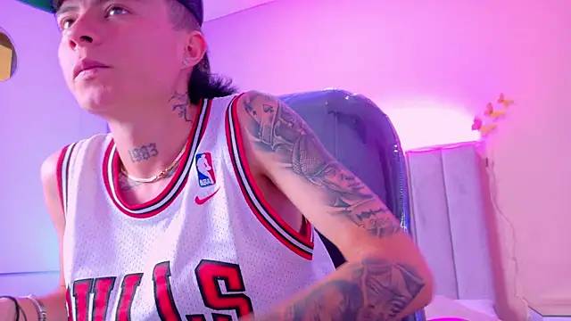 Chat +18 de Nascary_Fox ao vivo