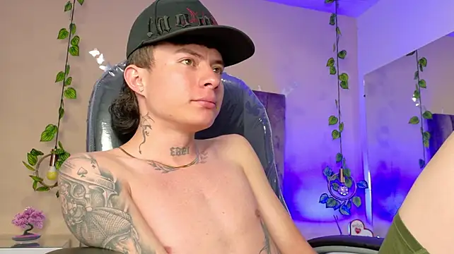 Nascary_Fox's Webcam Show