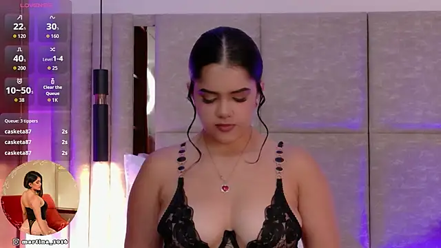 Martina-Roberts- Live XXX-chat