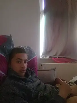 lutschihnmir20 webcam show