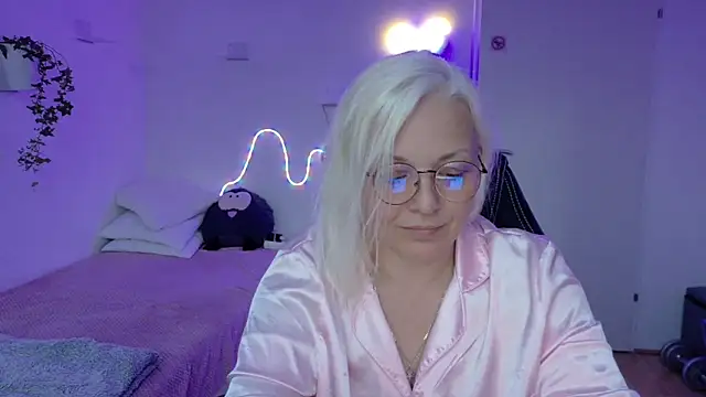 Linsy_Kim élő XXX-chatje