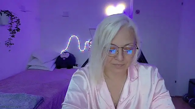 Linsy_Kim Adlı Modelin Canlı XXX Sohbeti