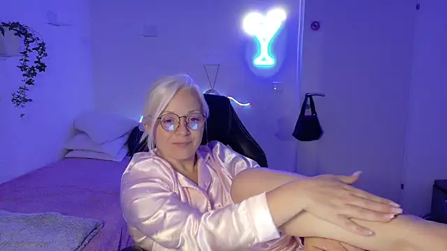 Linsy_Kim élő XXX-chatje