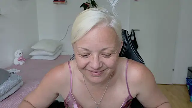 Chat +18 de Linsy_Kim ao vivo