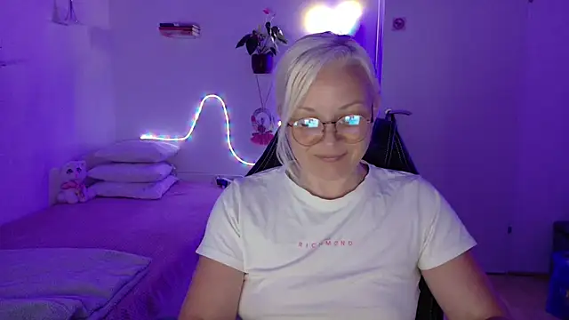 Linsy_Kim Adlı Modelin Canlı XXX Sohbeti