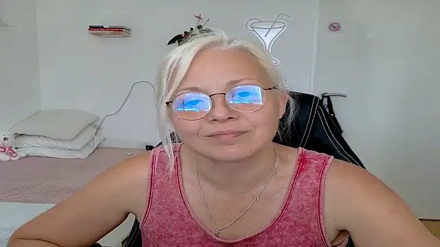 Linsy_Kim Adlı Modelin Canlı XXX Sohbeti