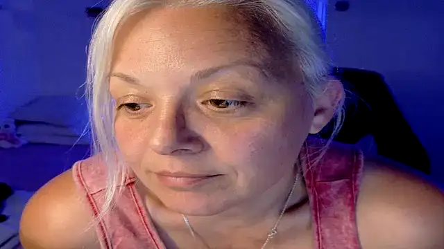 Linsy_Kim Adlı Modelin Canlı XXX Sohbeti