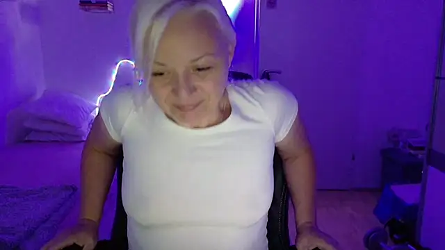 Chat +18 de Linsy_Kim ao vivo