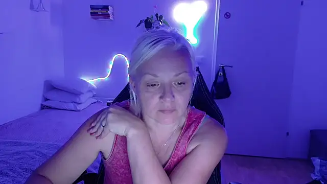 Онлайн чат XXX Linsy_Kim
