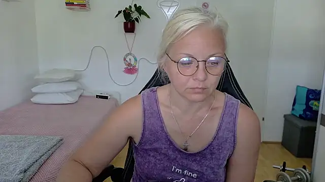 Linsy_Kim Adlı Modelin Canlı XXX Sohbeti