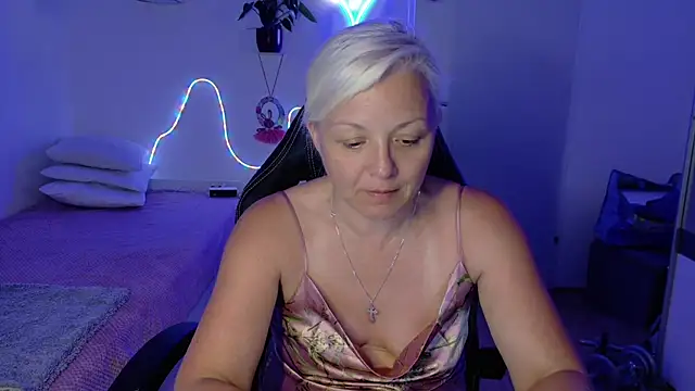 Chat +18 de Linsy_Kim ao vivo