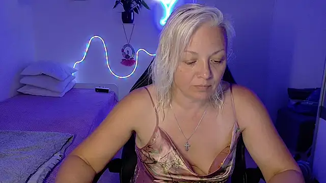 Онлайн чат XXX Linsy_Kim