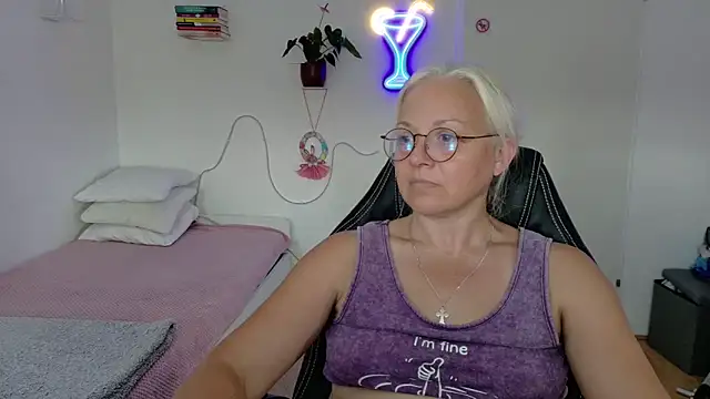 Linsy_Kim Adlı Modelin Canlı XXX Sohbeti