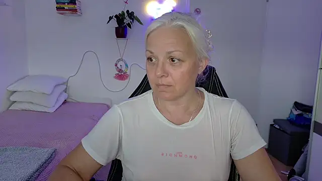 Czat XXX na żywo – Linsy_Kim
