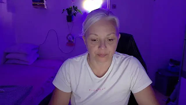Živý XXX chat Linsy_Kim