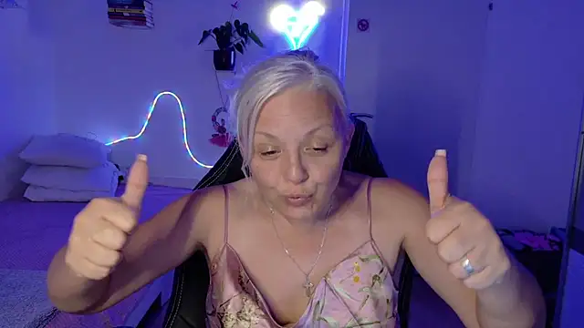 Chat +18 de Linsy_Kim ao vivo