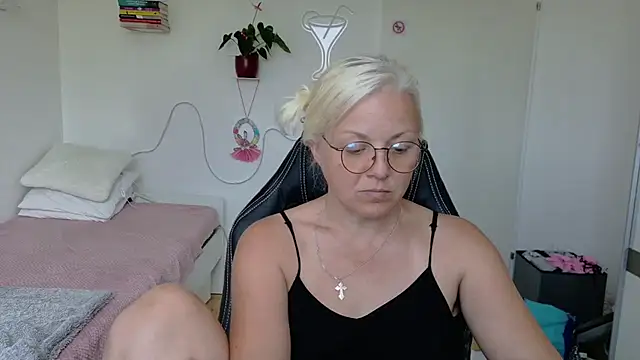 Онлайн чат XXX Linsy_Kim