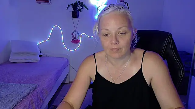 Linsy_Kim: απευθείας συνομιλία ΧΧΧ