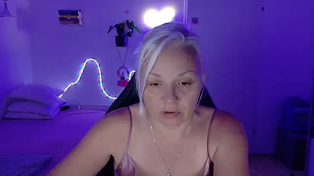 Онлайн чат XXX Linsy_Kim