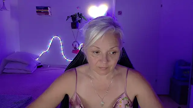Linsy_Kim Adlı Modelin Canlı XXX Sohbeti