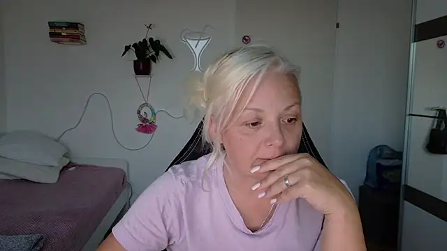 Chat XXX en directo de Linsy_Kim