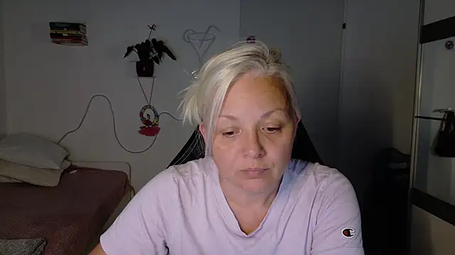 Chat +18 de Linsy_Kim ao vivo