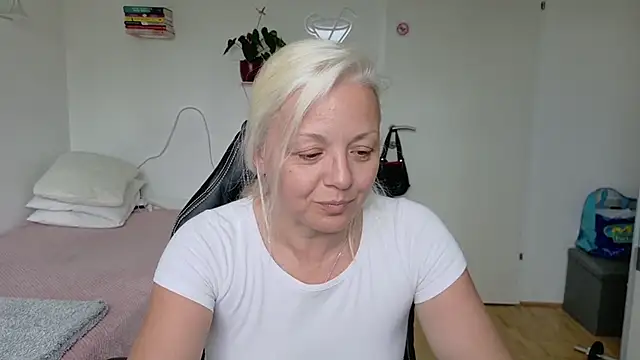 Онлайн чат XXX Linsy_Kim