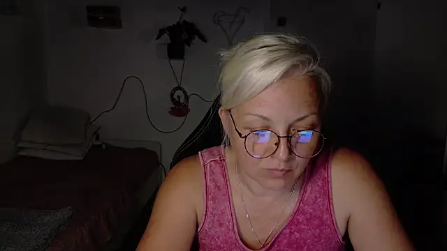 Chat +18 de Linsy_Kim ao vivo