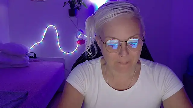 Chat +18 de Linsy_Kim ao vivo