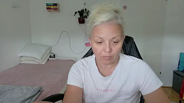 Chat +18 de Linsy_Kim ao vivo