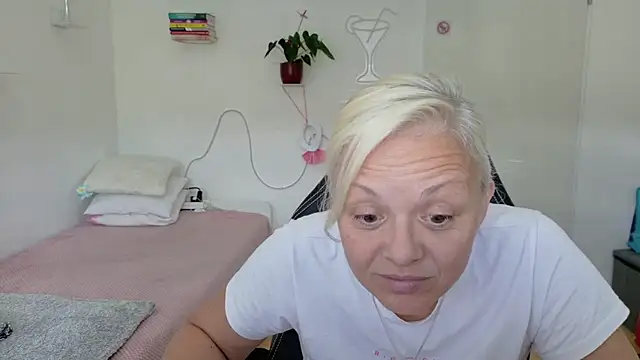 Živý XXX chat Linsy_Kim