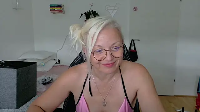 Linsy_Kim Chat XXX in diretta