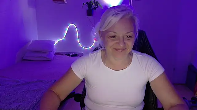 Linsy_Kim Adlı Modelin Canlı XXX Sohbeti
