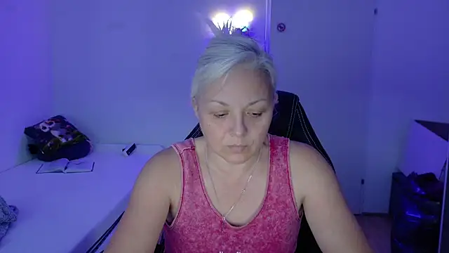 Chat XXX en directo de Linsy_Kim