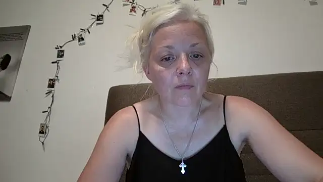 Linsy_Kim Adlı Modelin Canlı XXX Sohbeti
