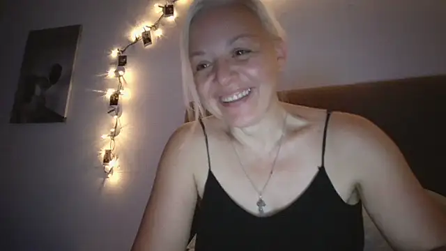 XXX chat uživo modela Linsy_Kim
