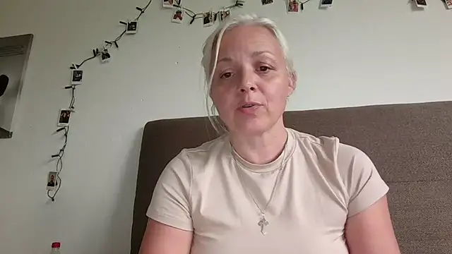 Živý XXX chat Linsy_Kim