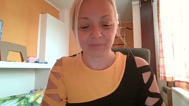 XXX chat uživo modela Linsy_Kim