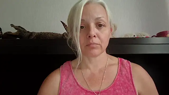 XXX chat uživo modela Linsy_Kim