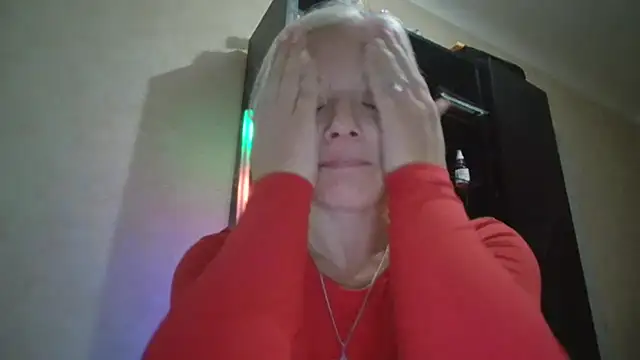 XXX chat uživo modela Linsy_Kim